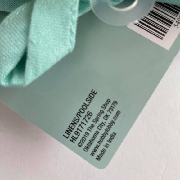 NWT- Set of 2 Oven Mitts - Picture 4 of 5